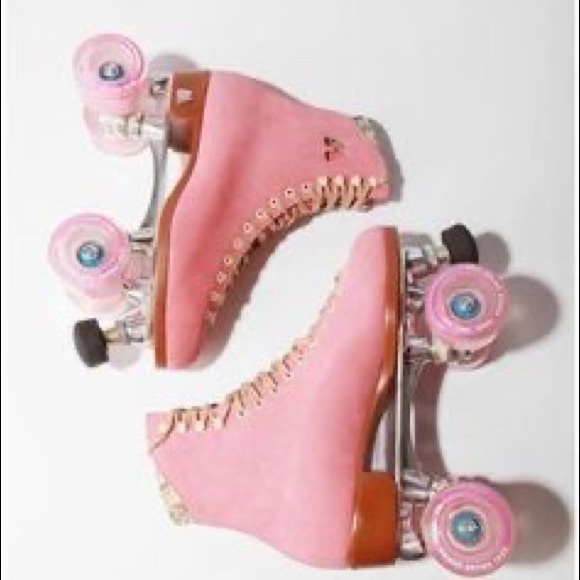 Meet your Posher, Niki✨ - Picture 3 of 6